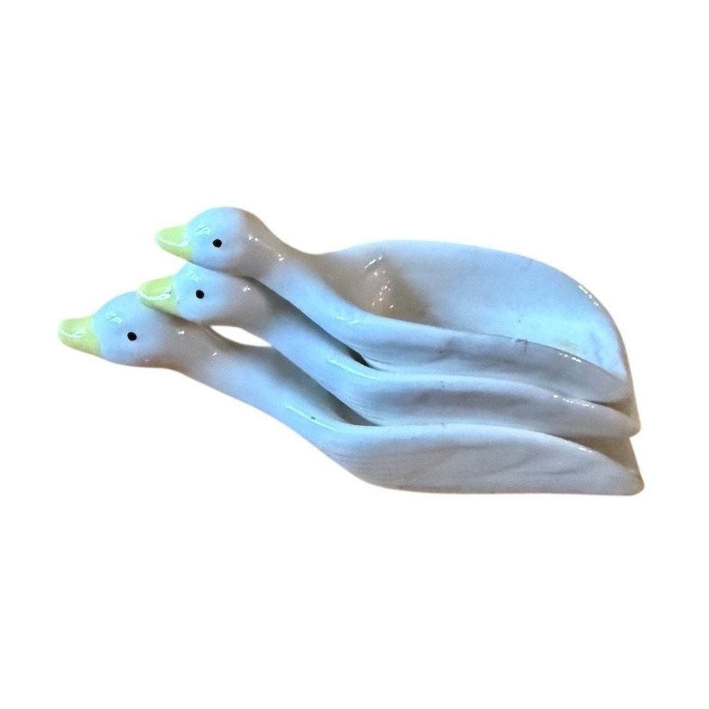Vintage White Ceramic Goose Nesting Measuring Spoons Set 3 Farmhouse Cottagecore